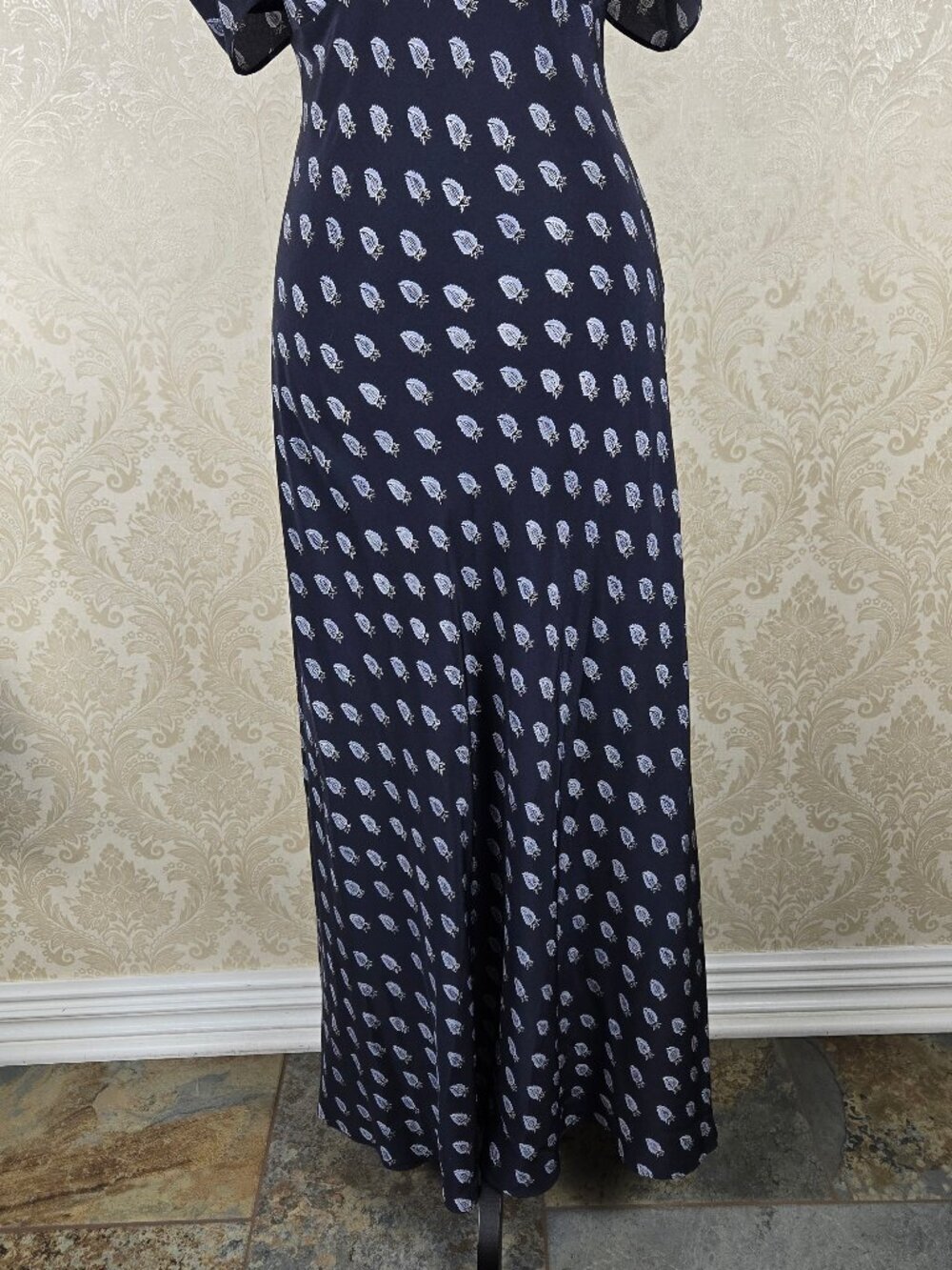 Banana Republic Size 8 Navy White Pattern Maxi Dress 100% Silk Puff Short Sleeve - Picture 5 of 15